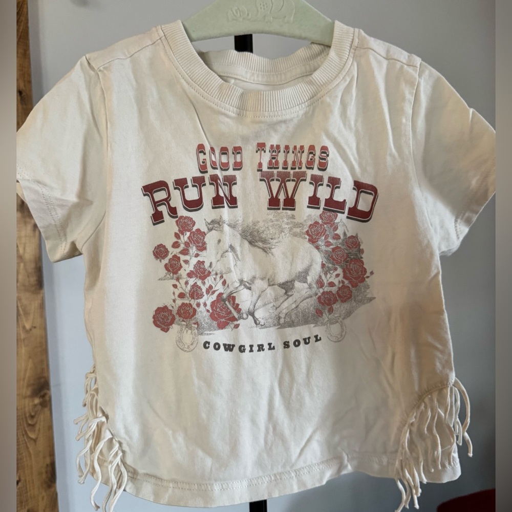 Shyanne Cream Graphic T-Shirt